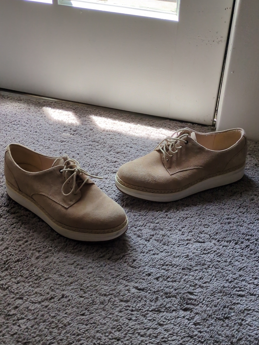 Clarks artisan pink suede lace Oxfords, size 8